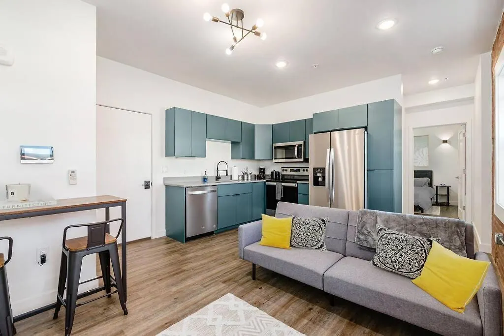Trendy Loft Escape With Pool Table Bring Your Pets Columbus Apartmán
